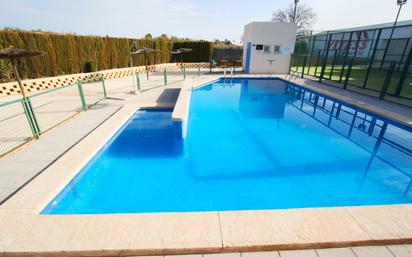 Piscina de Casa adosada en venda en Chinchilla de Monte-Aragón amb Jardí privat, Terrassa i Traster