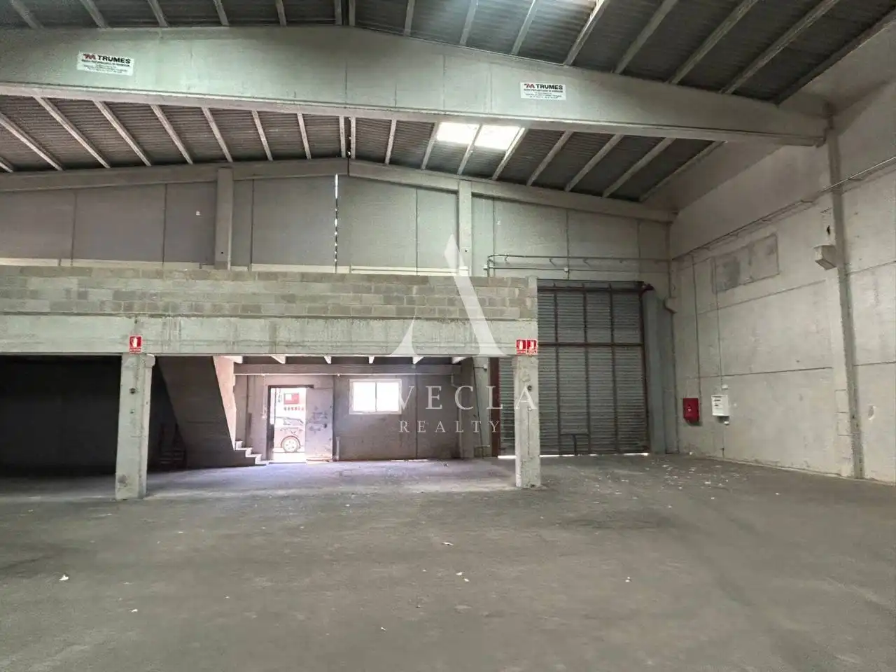 Nave industrial de alquiler en Sant Esteve Sesrovires