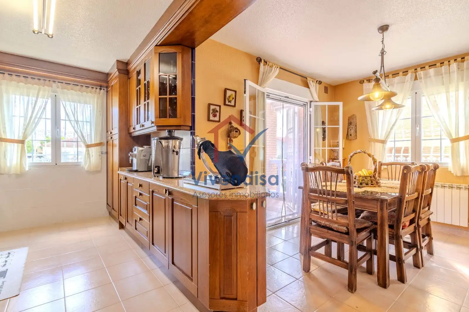 Cocina de Casa adosada en venta en Cabanillas del Campo con Terraza y Piscina