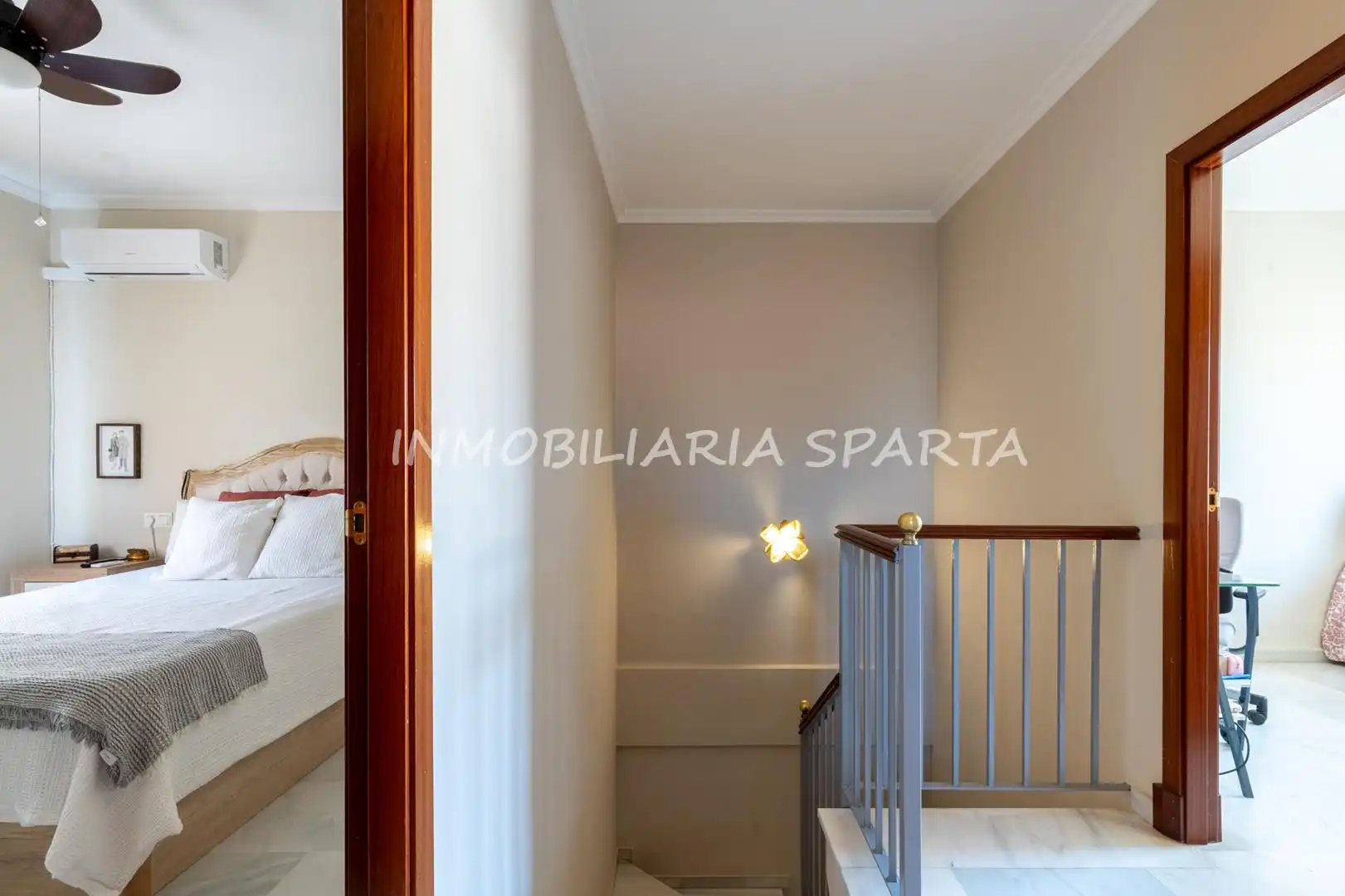 Casa adosada en venda en Espartinas amb Aire condicionat, Jardí privat i Forn