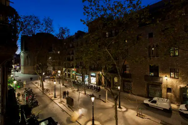 Außenansicht von Wohnungen zum Verkauf in Barcelona mit Möbliert und Balkon