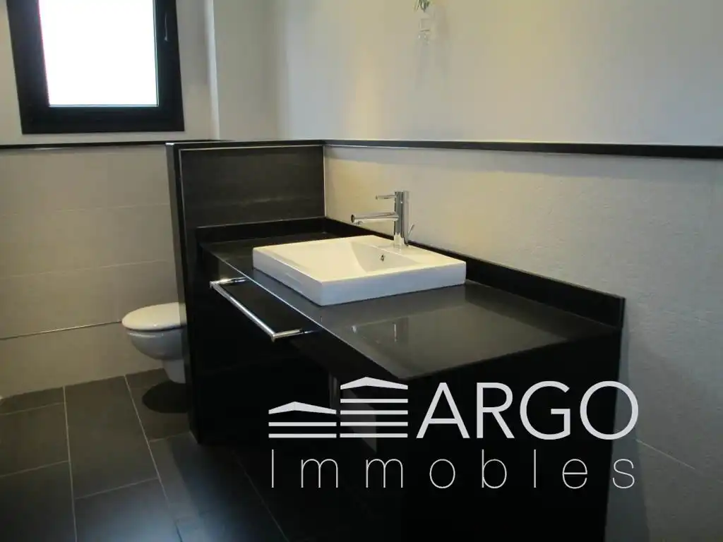 Bathroom of Houses for sale in Sant Cugat del Vallès  with Air Conditioner, Heating and Private garden