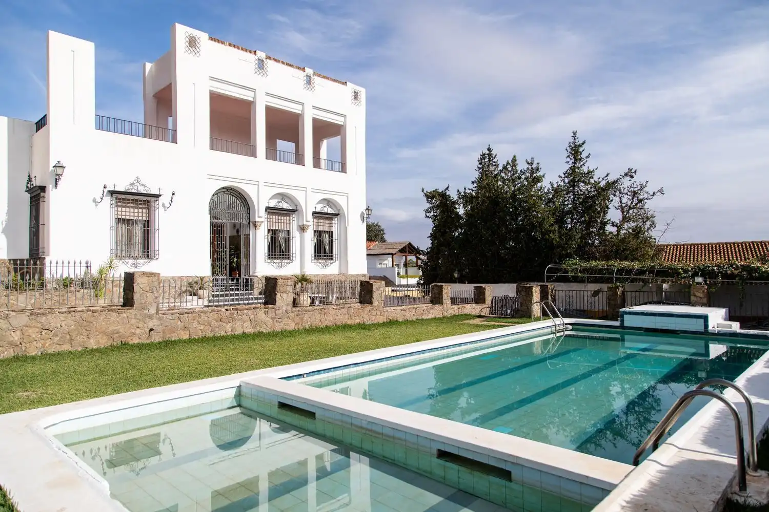Exterior view of Houses for sale in Córdoba  with Air Conditioner, Private garden and Terrace