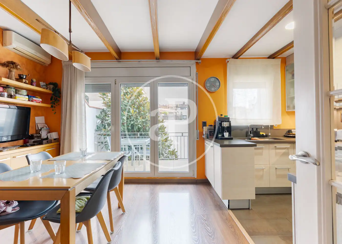 Maison mitoyenne avec terrasse à vendre à Carrer de Josep Renom