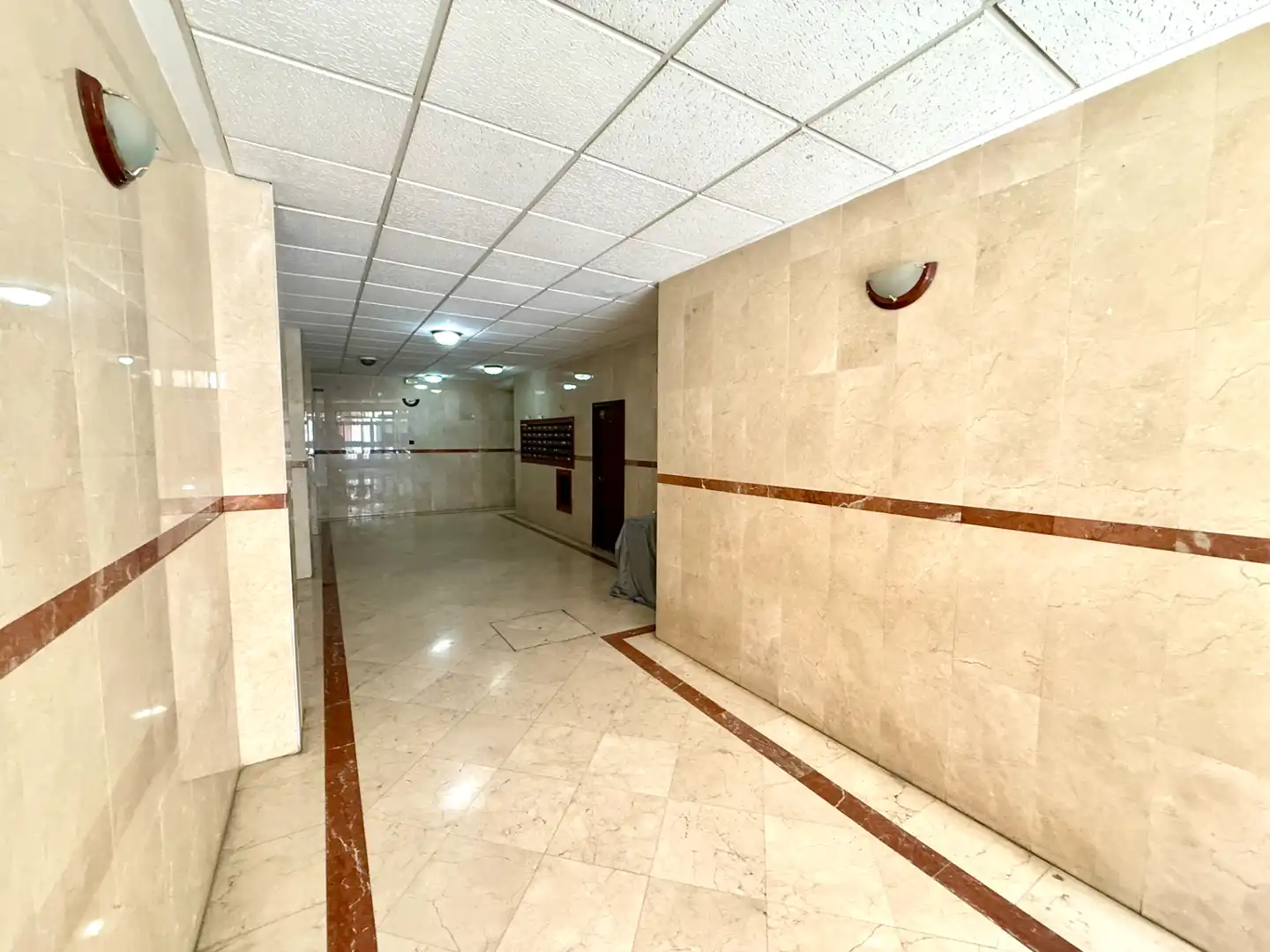 Wohnung zum Verkauf in San Juan de Aznalfarache mit Klimaanlage und Ofen