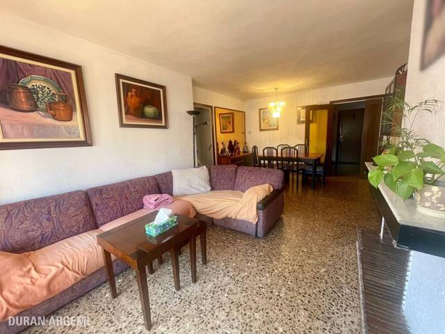 Piso en Venta en Calle Prat de la Riba en Vallparadís - Antic Poble de Sant Pere