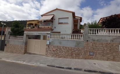 Vista exterior de Casa o xalet en venda en El Vendrell amb Aire condicionat, Terrassa i Balcó