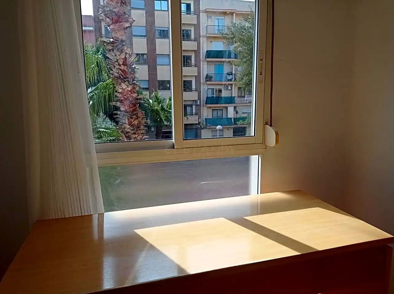 Dormitori de Apartament de lloguer en Moncada amb Terrassa, Moblat i Balcó