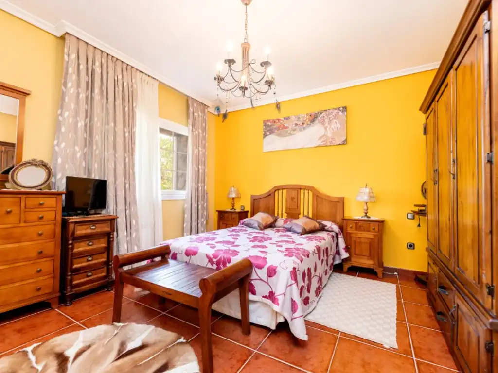 Habitación de Casa o chalet en venta en Espinoso del Rey con Terraza, Piscina y Amueblado