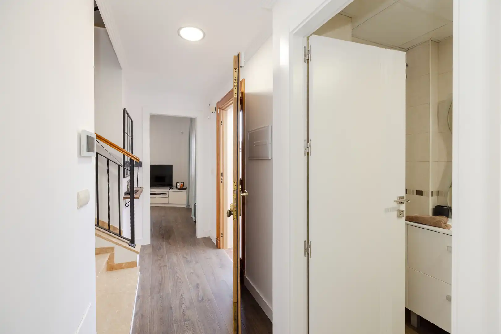Detached house with pool for sale in Calle Lorenzo Valla, imagen 8