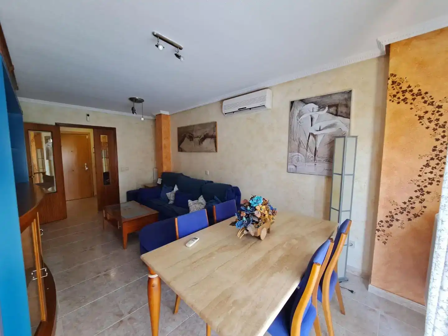 Living room of Flat for sale in Parla  with Air Conditioner and Swimming Pool