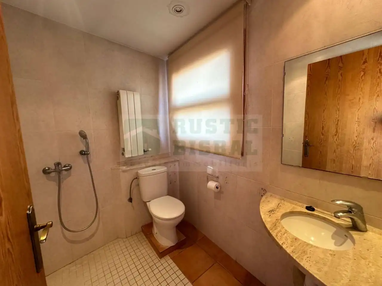 Bathroom of Country homes for sale in Jafre  with Heating and Terrace