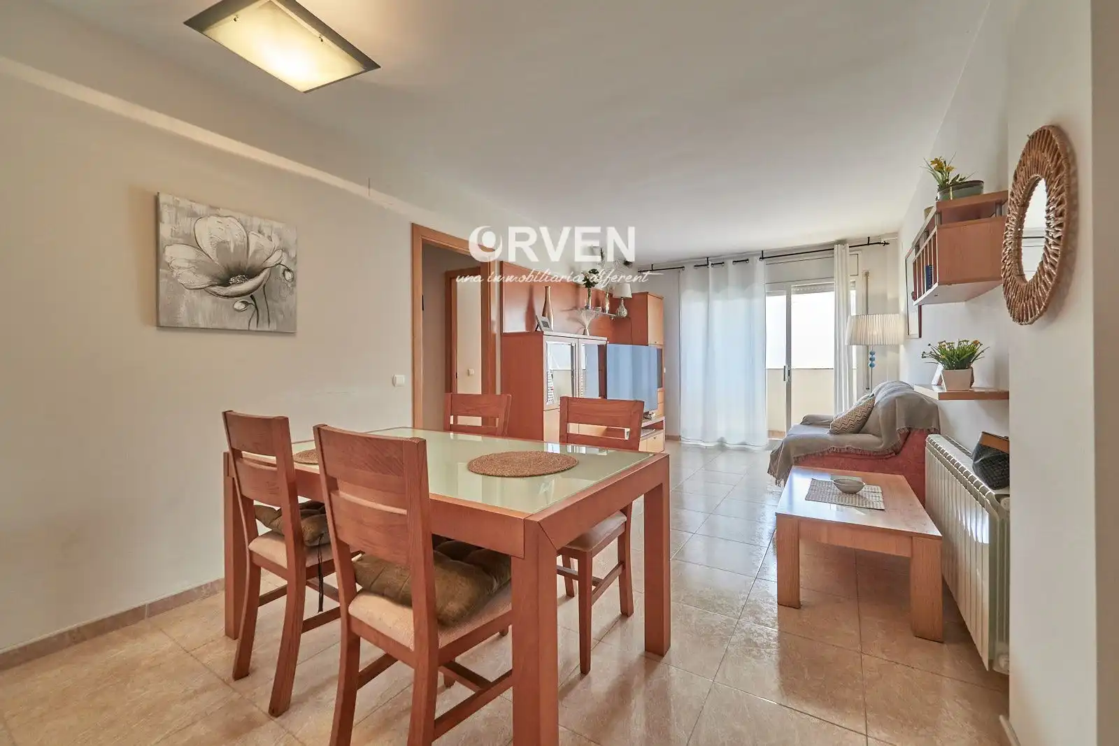 Sala de estar de Piso en venta en El Vendrell con Calefacción, Terraza y Amueblado