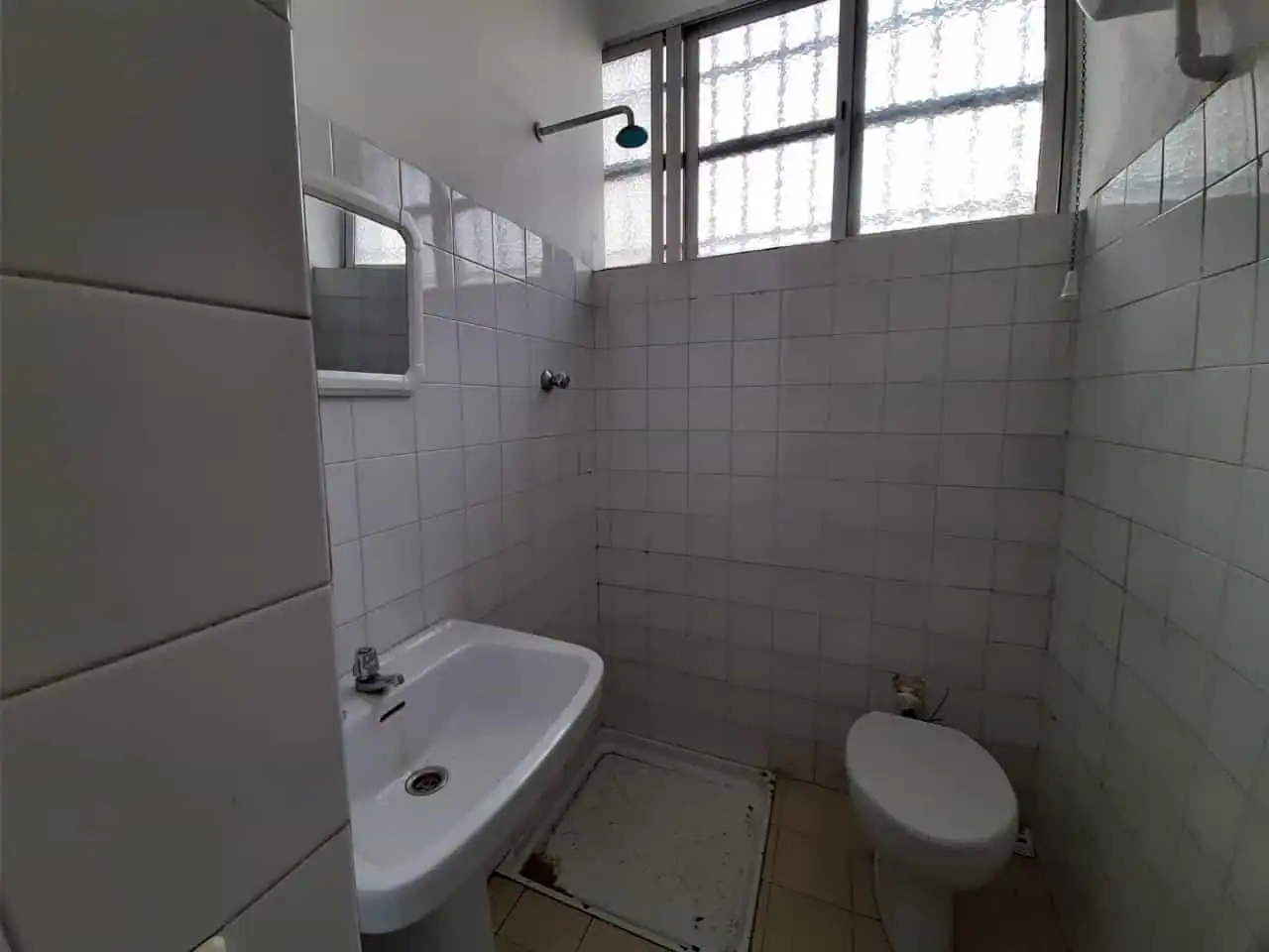 Bany de Local de lloguer en Cáceres