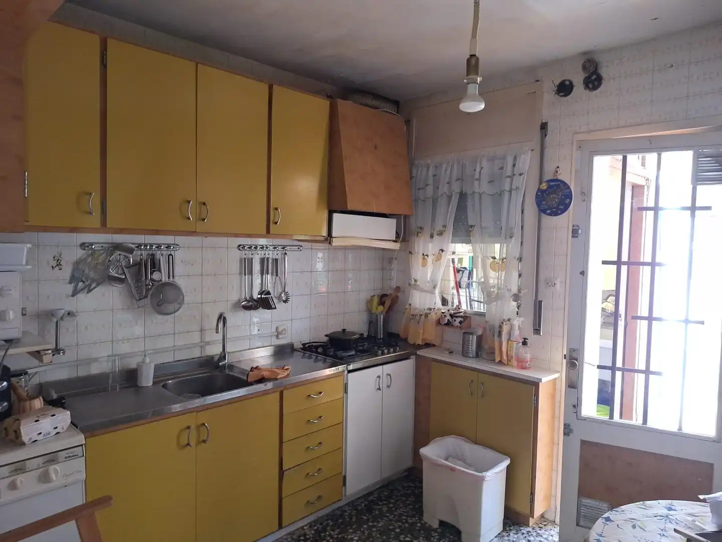Cocina de Casa adosada en venta en Castellar del Vallès con Calefacción, Terraza y Trastero
