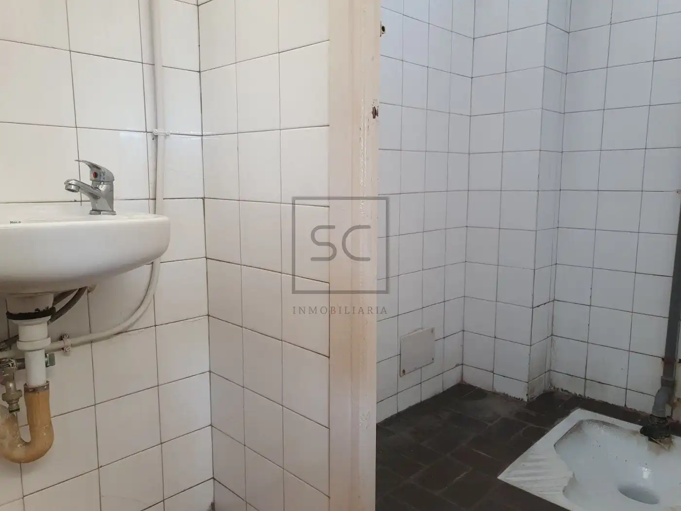 Bathroom of Commercial properties for sale in Ferrol  with Furnished