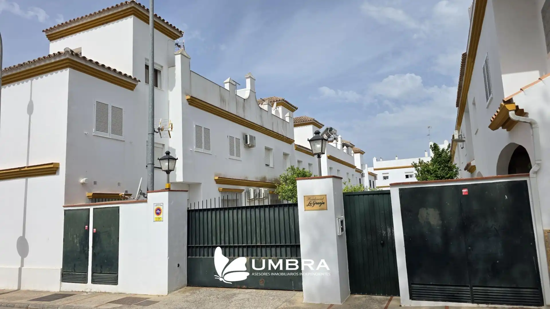 Exterior view of Detached homes for sale in Jerez de la Frontera