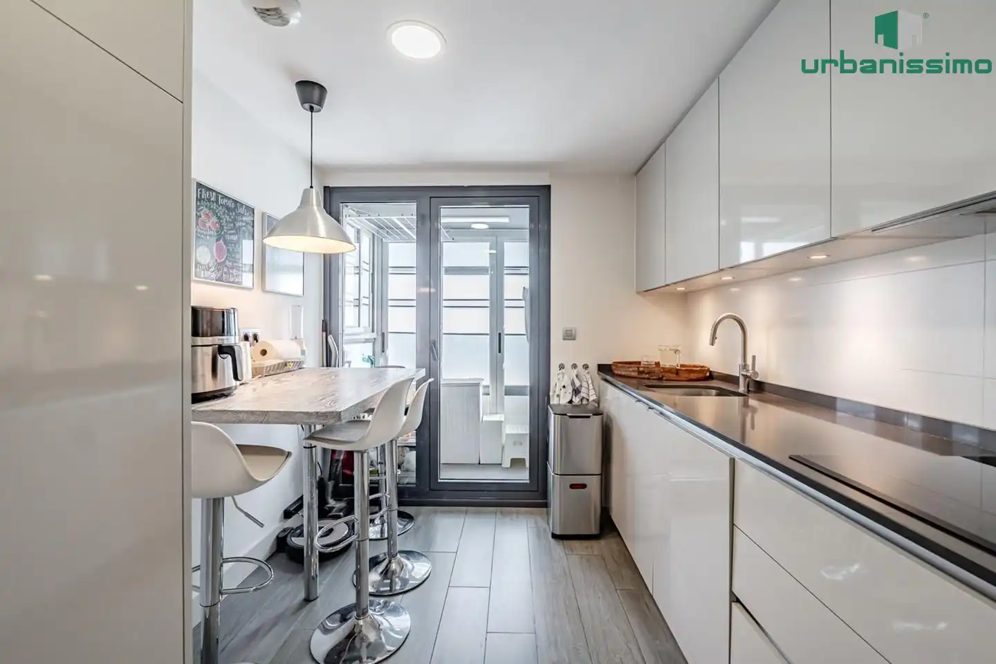 Kitchen of Flat for sale in Madrid  with Air Conditioner, Terrace and Storage room
