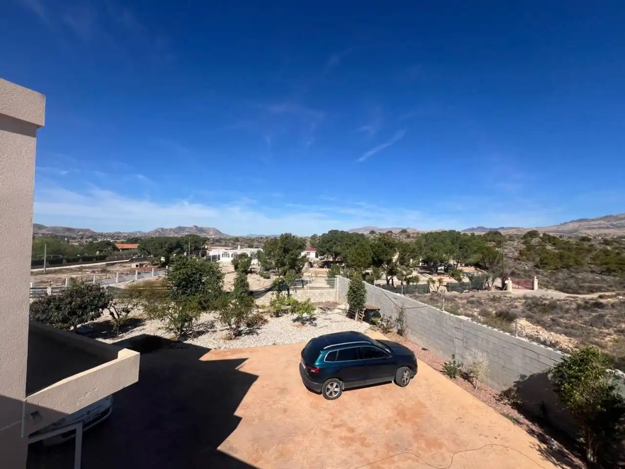 Vista exterior de Casa o xalet en venda en Alicante / Alacant amb Aire condicionat, Calefacció i Jardí privat