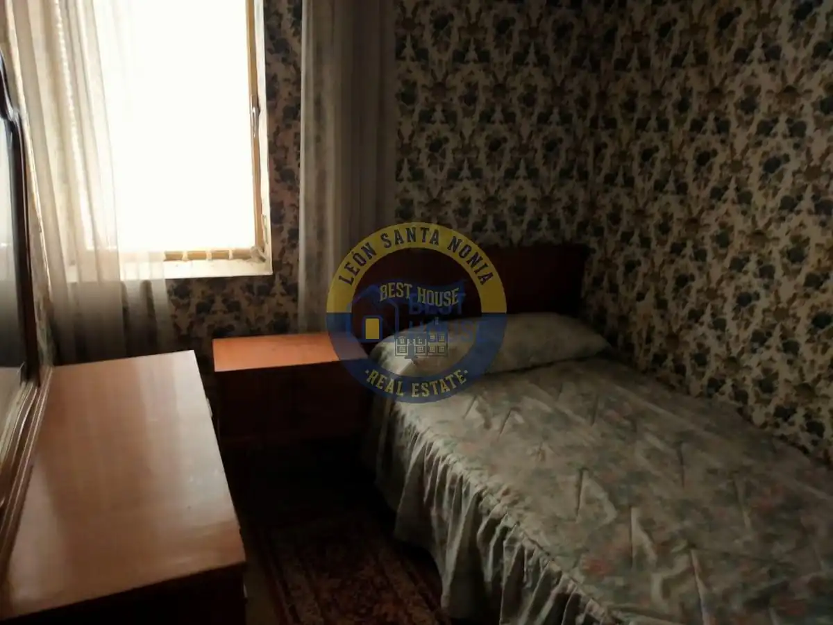 Bedroom of Country homes for sale in Mansilla de las Mulas  with Private garden and Balcony