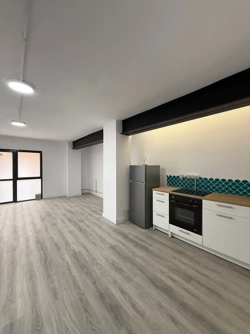 Estudio en venta en Badalona con Parquet, Horno y Alarma
