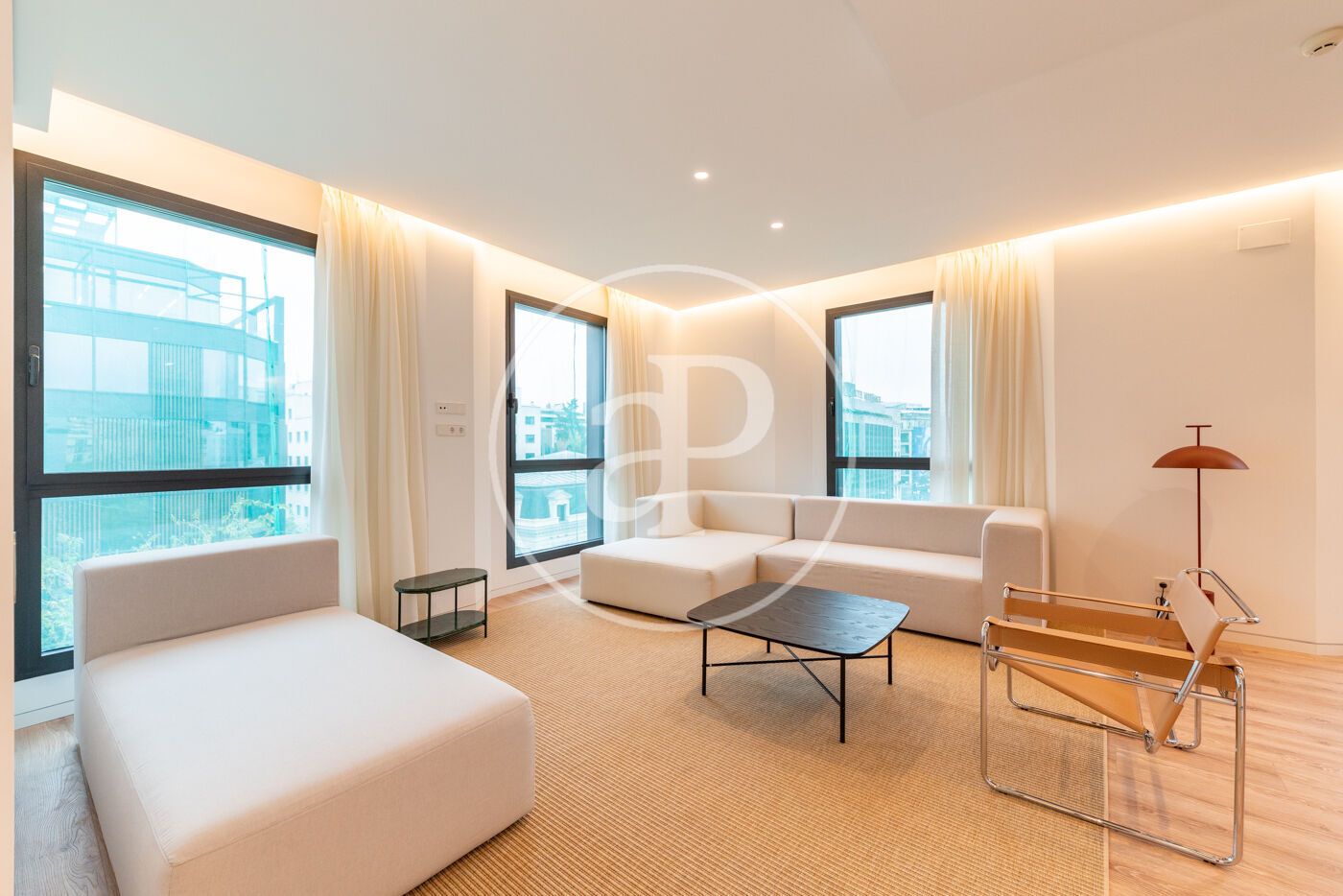 Living room of Flat to rent in  Madrid Capital  with Air Conditioner, Heating and Furnished