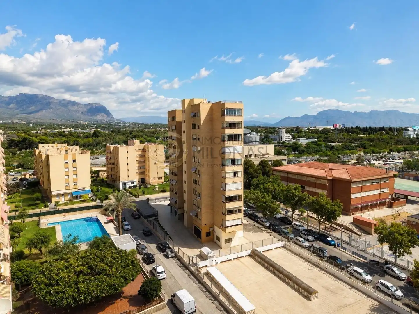 Vista exterior de Apartament en venda en Benidorm amb Moblat