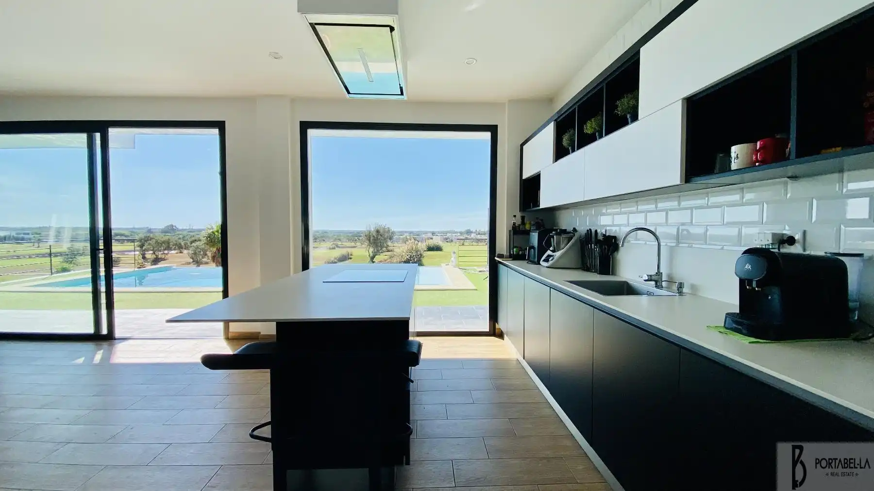 Kitchen of Houses for sale in Puerto Real  with Swimming Pool