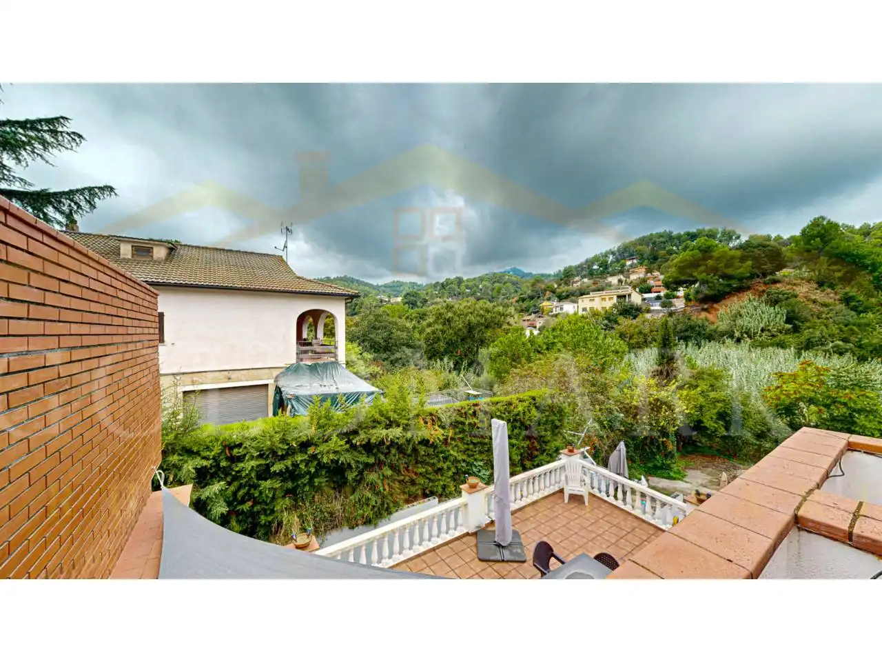 Vista exterior de Casa o xalet en venda en Corbera de Llobregat amb Aire condicionat, Calefacció i Jardí privat