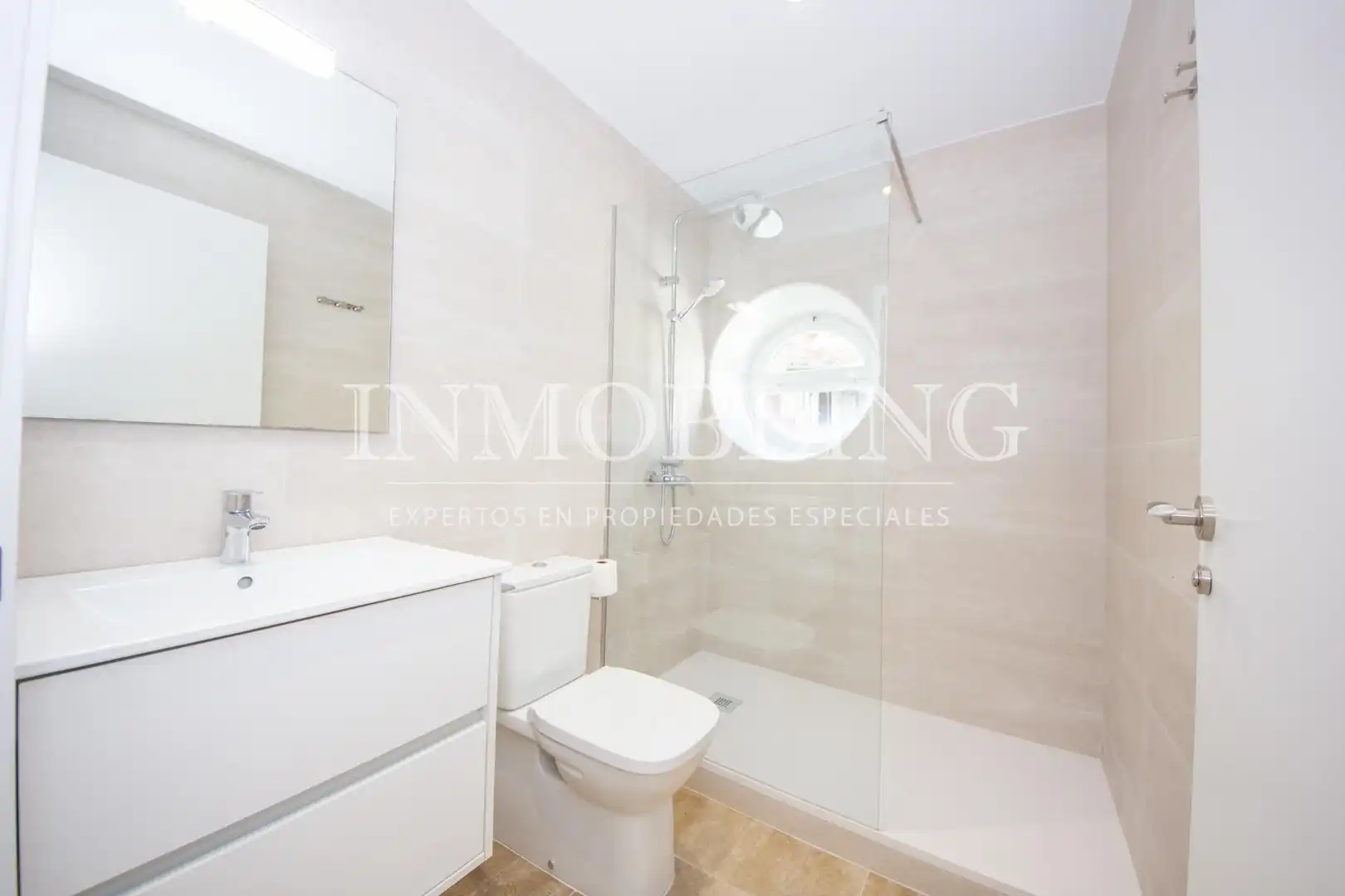 Baño de Piso de alquiler en Mataró con Aire acondicionado y Parquet