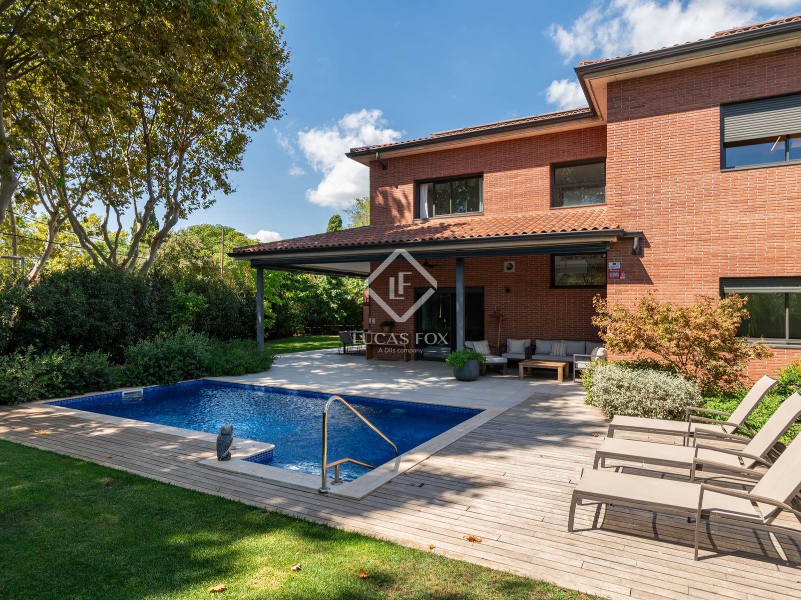Exterior view of House or chalet for sale in Sant Cugat del Vallès  with Air Conditioner, Private garden and Parquet flooring