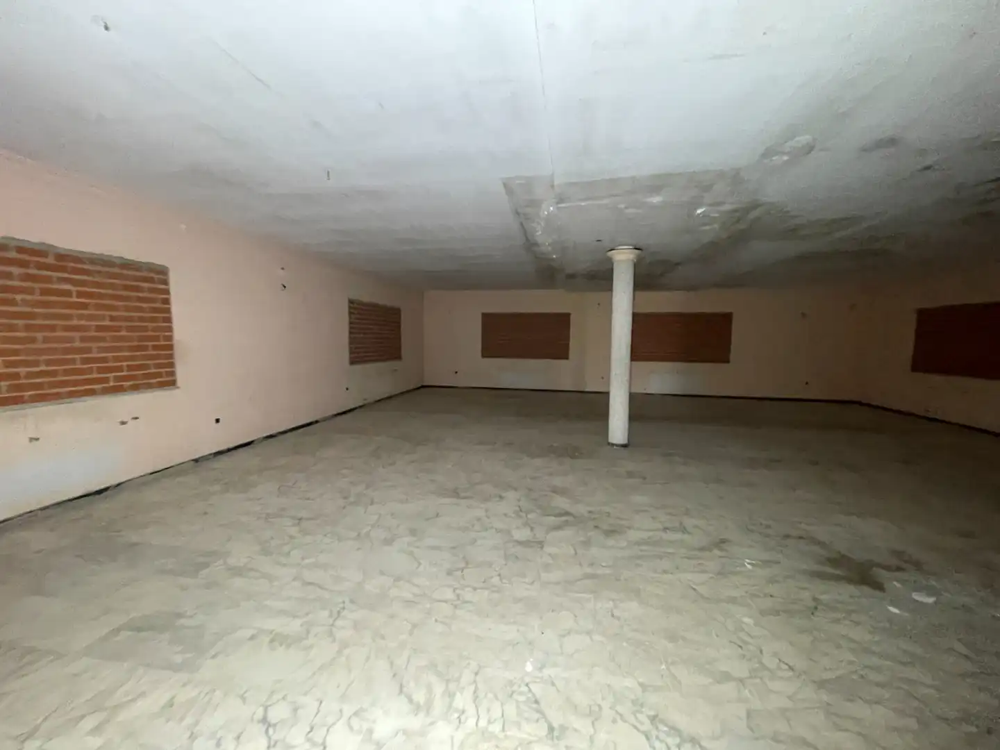 Edificio en venta en Otero de Bodas