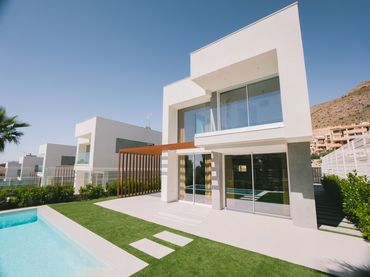 Casa amb piscina en venda a Golf Bahía