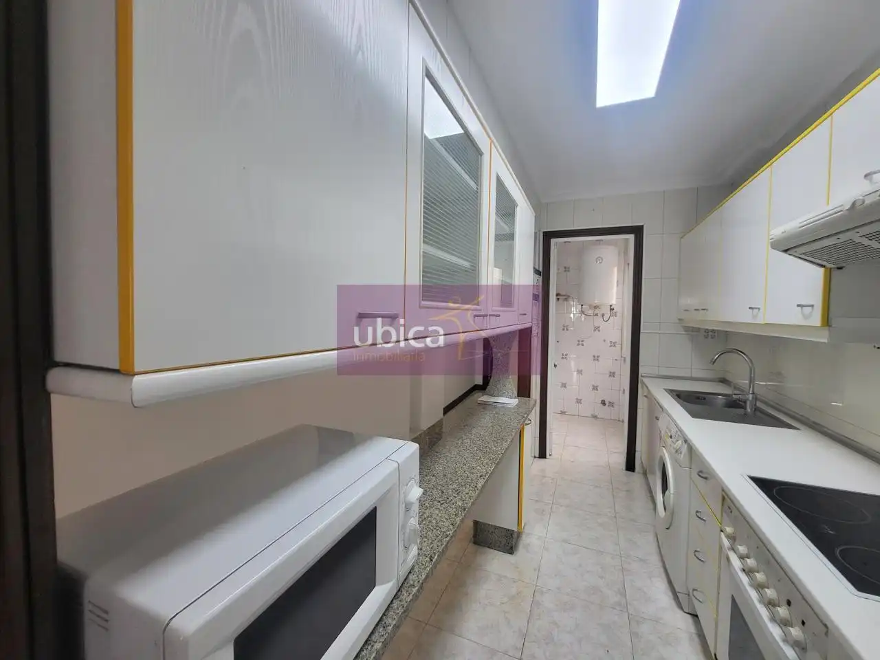 Cocina de Piso en venta en Vigo  con Calefacción, Parquet y Terraza