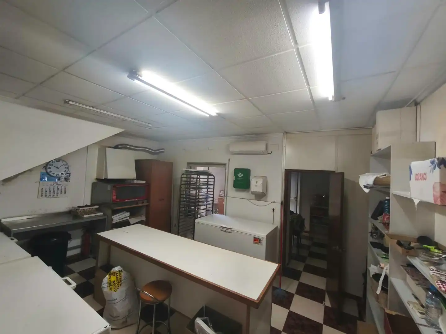 Kitchen of Commercial properties for rent in Almoradí  with Air Conditioner and Furnished