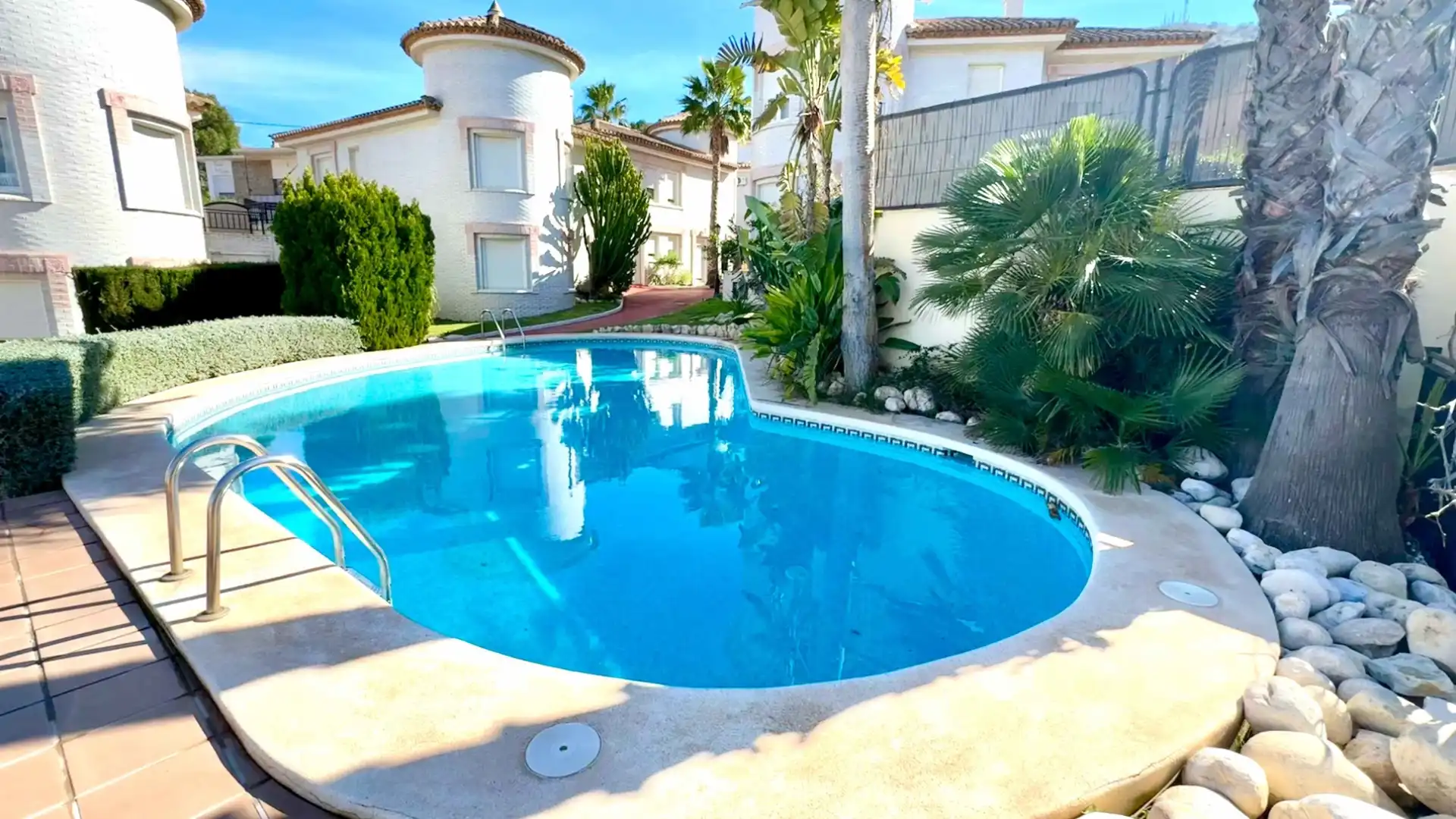 Piscina de Casa o chalet en venta en L'Alfàs del Pi con Piscina