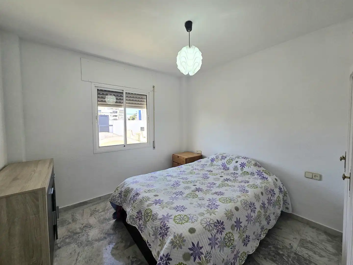 Dormitori de Pis en venda en Torremolinos amb Terrassa, Moblat i Piscina comunitària