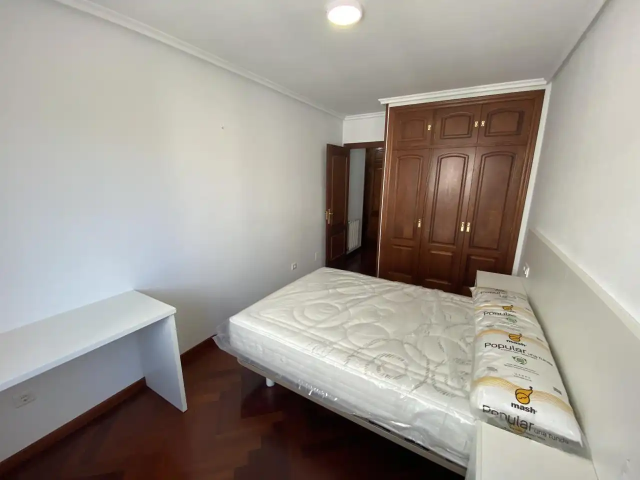 Habitación de Piso de alquiler en A Coruña Capital  con Calefacción y Amueblado