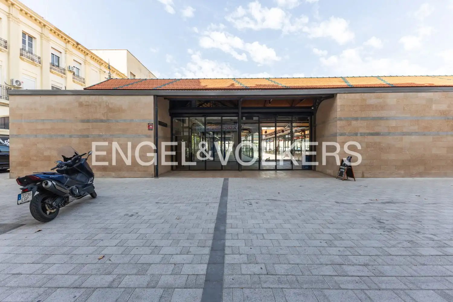 Vista exterior de Pis de lloguer en Valencia amb Calefacció