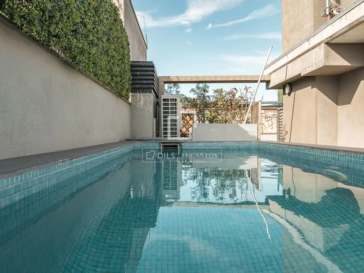 Schwimmbecken von Dachboden zum Verkauf in Barcelona mit Klimaanlage, Heizung und Schwimmbad