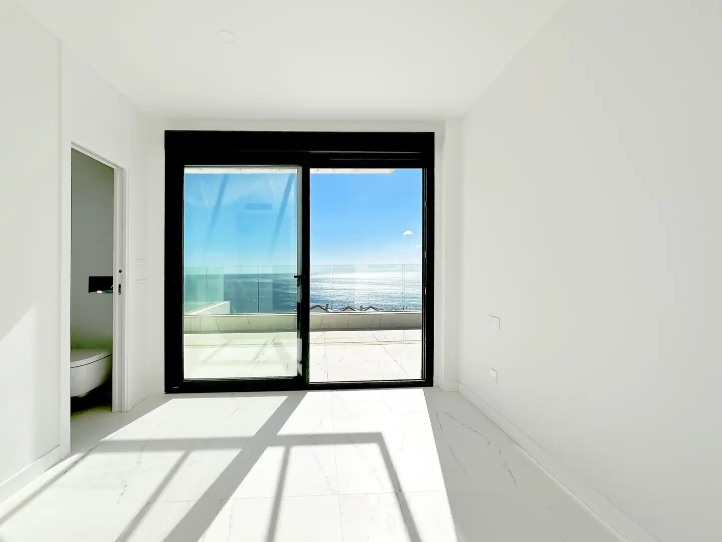 Attic for sale in Casares  with Air Conditioner, Terrace and Storage room