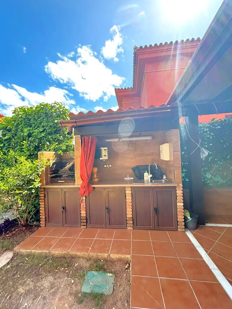Casa adosada en venta en Alhaurín de la Torre con Aire acondicionado, Calefacción y Jardín privado