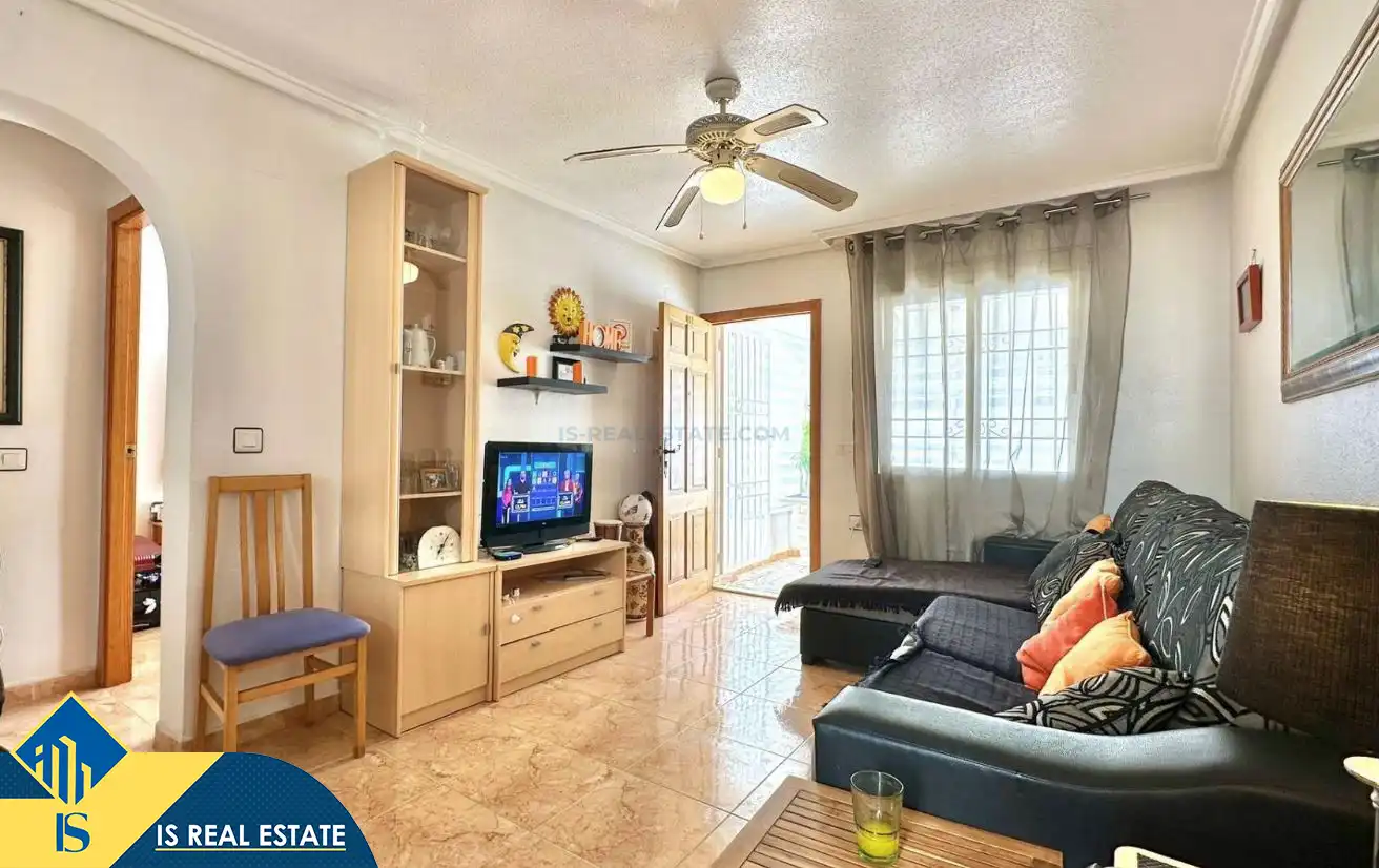 Bungalow with pool for sale in Zona Carrefour - Urbanizaciones