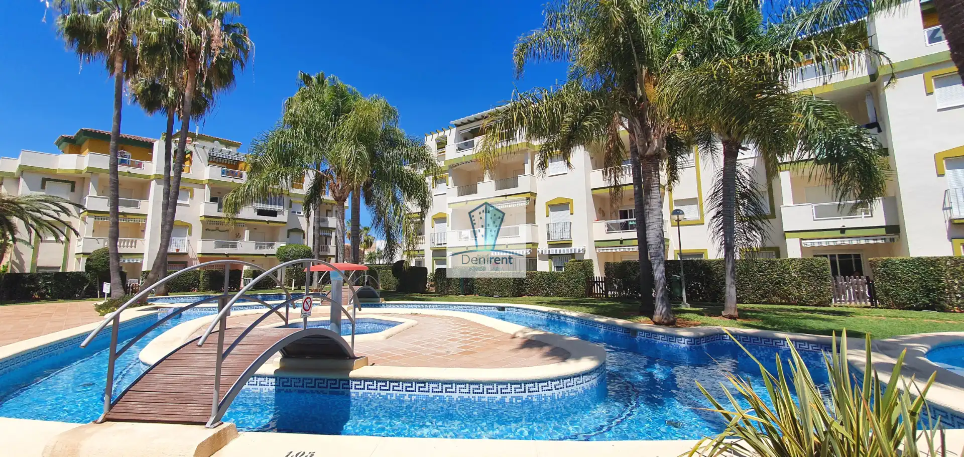 Vista exterior de Apartamento de alquiler en Dénia con Aire acondicionado, Calefacción y Terraza