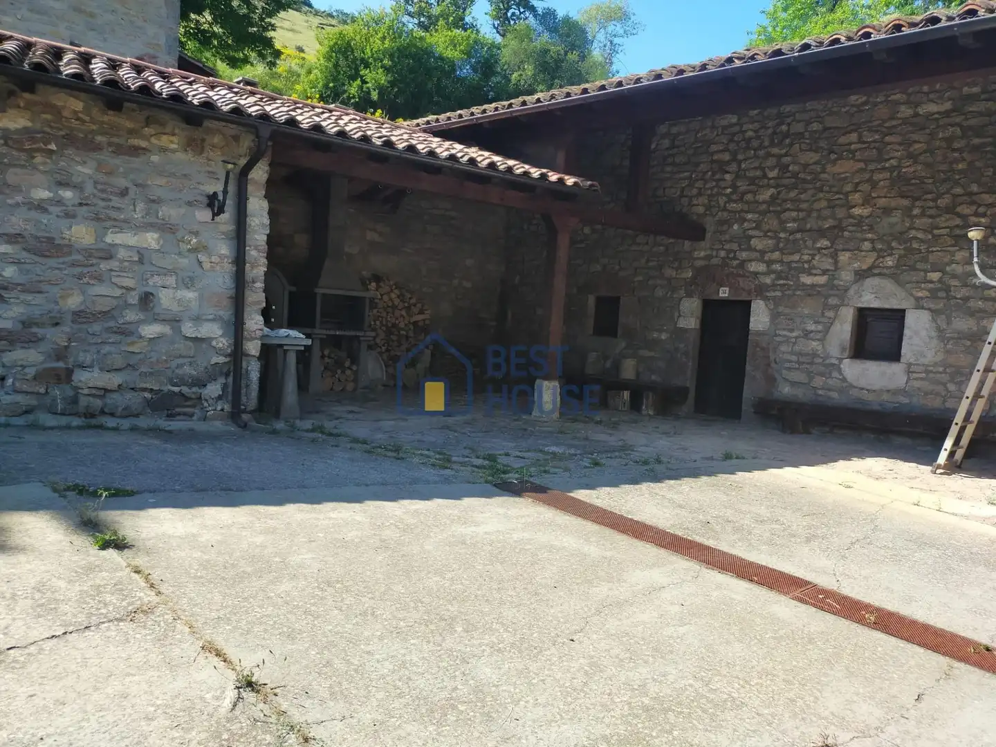 Vista exterior de Casa o chalet en venta en Boñar con Jardín privado