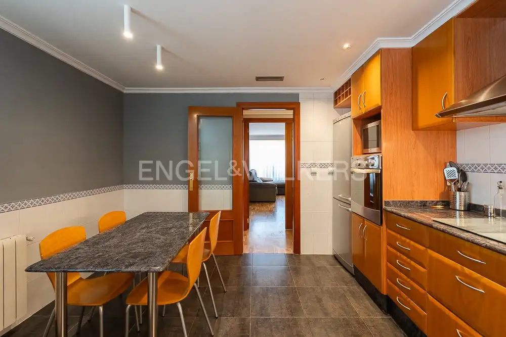 Kitchen of Flat for rent in Valencia  with Air Conditioner, Heating and Parquet flooring