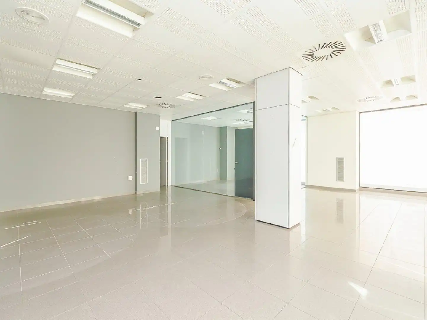 Local comercial en venda a Tarragona - Calle Blanca d Anjou, imagen 3