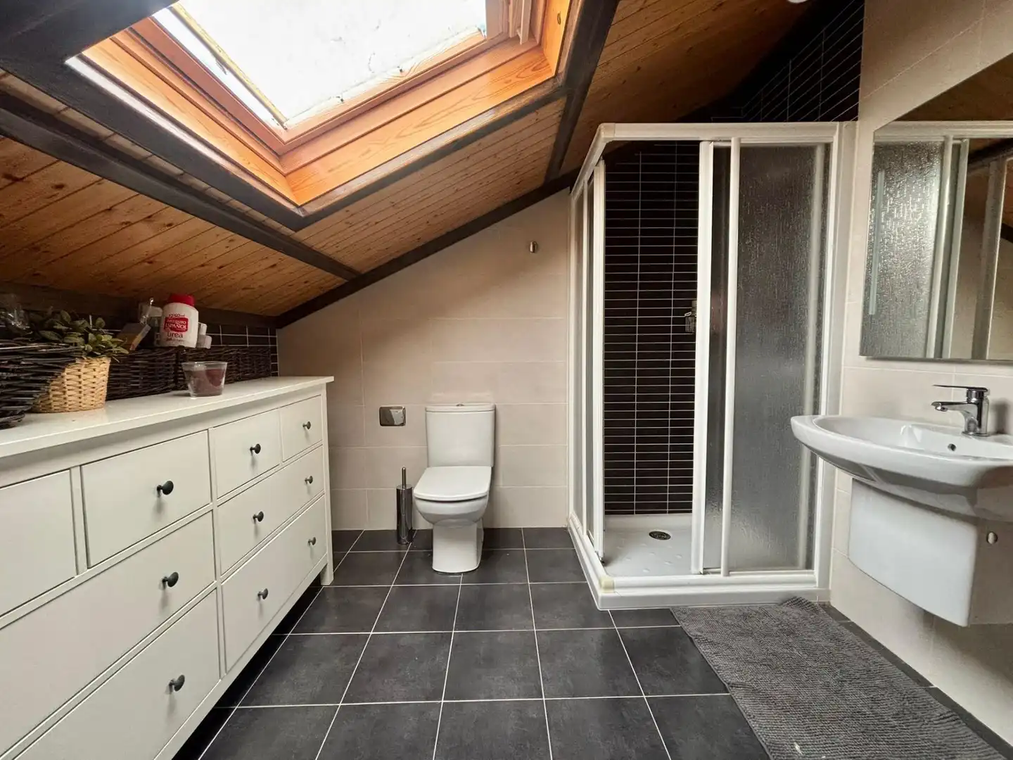Bathroom of Houses for sale in Parada de Sil  with Heating, Private garden and Swimming Pool