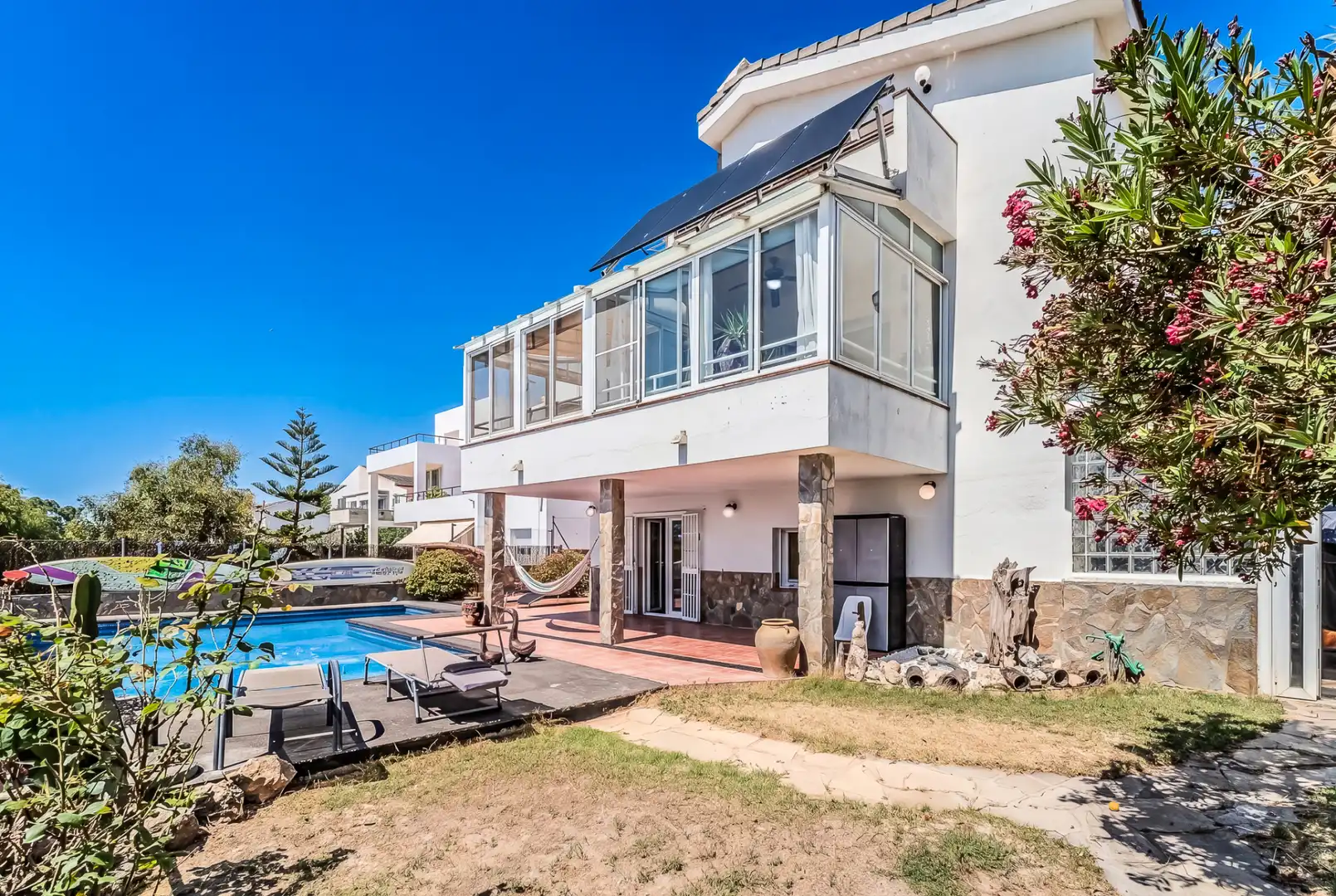 Vista exterior de Casa o xalet en venda en L'Ampolla amb Aire condicionat, Calefacció i Jardí privat