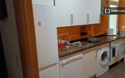 Kitchen of Flat to rent in  Madrid Capital  with Air Conditioner, Heating and Furnished